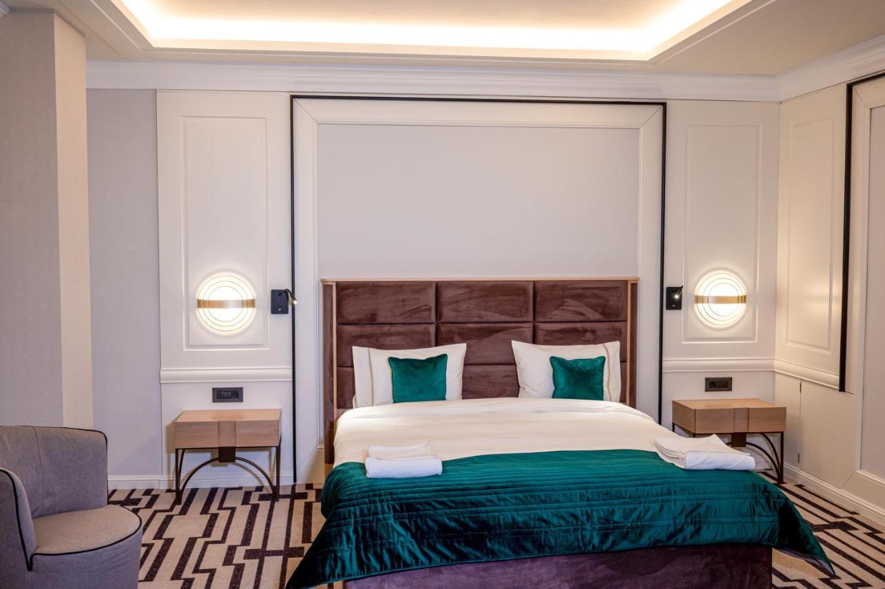 Hotel Carolin Călimăneşti Exteriér fotografie