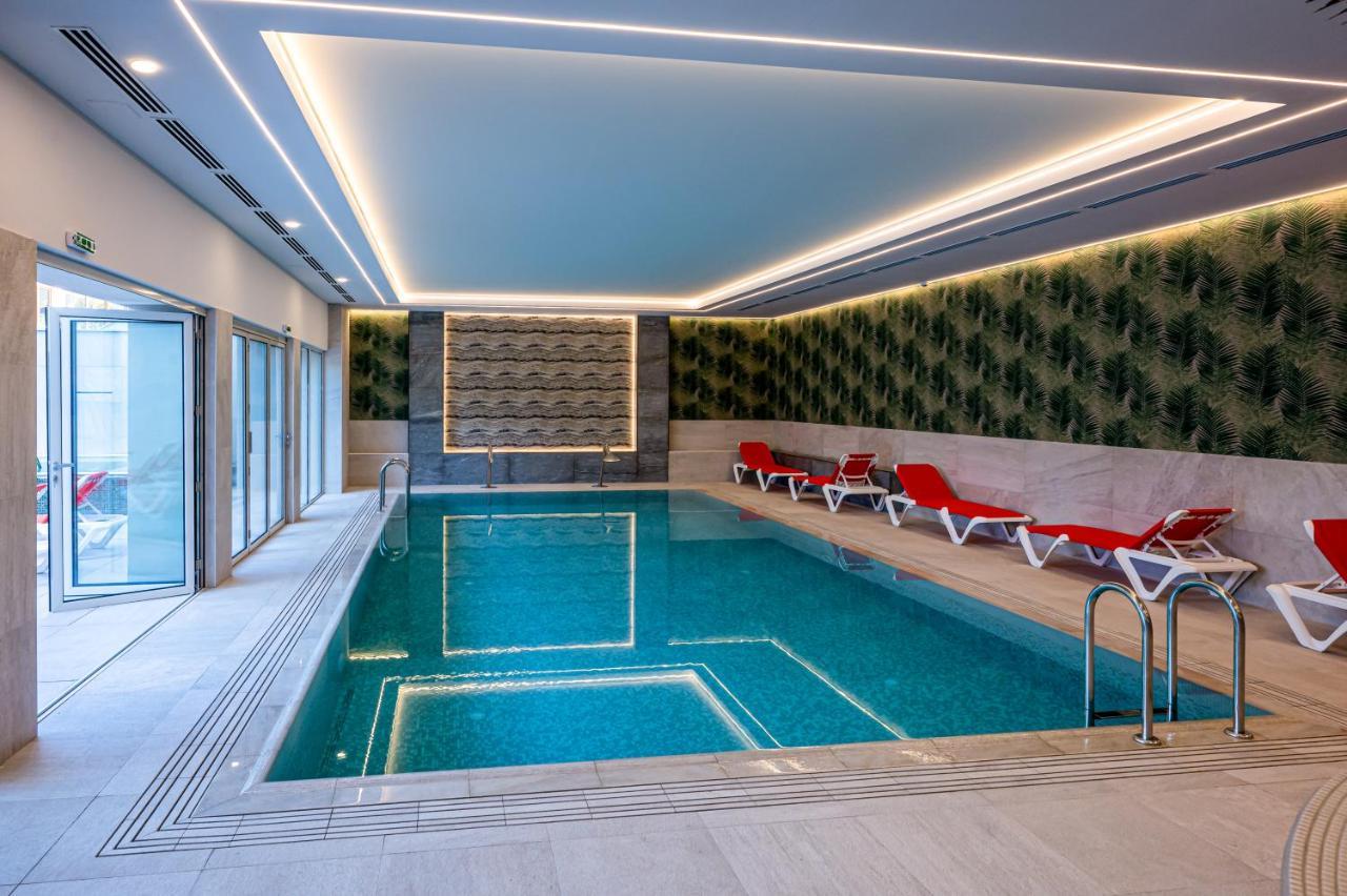 Hotel Carolin Călimăneşti Exteriér fotografie
