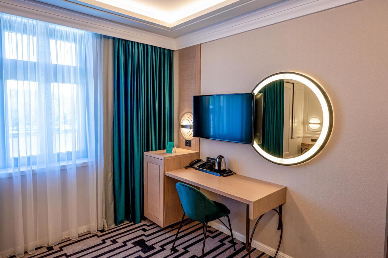 Hotel Carolin Călimăneşti Exteriér fotografie