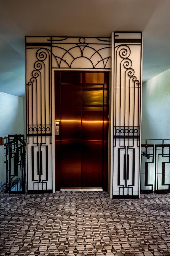 Hotel Carolin Călimăneşti Exteriér fotografie
