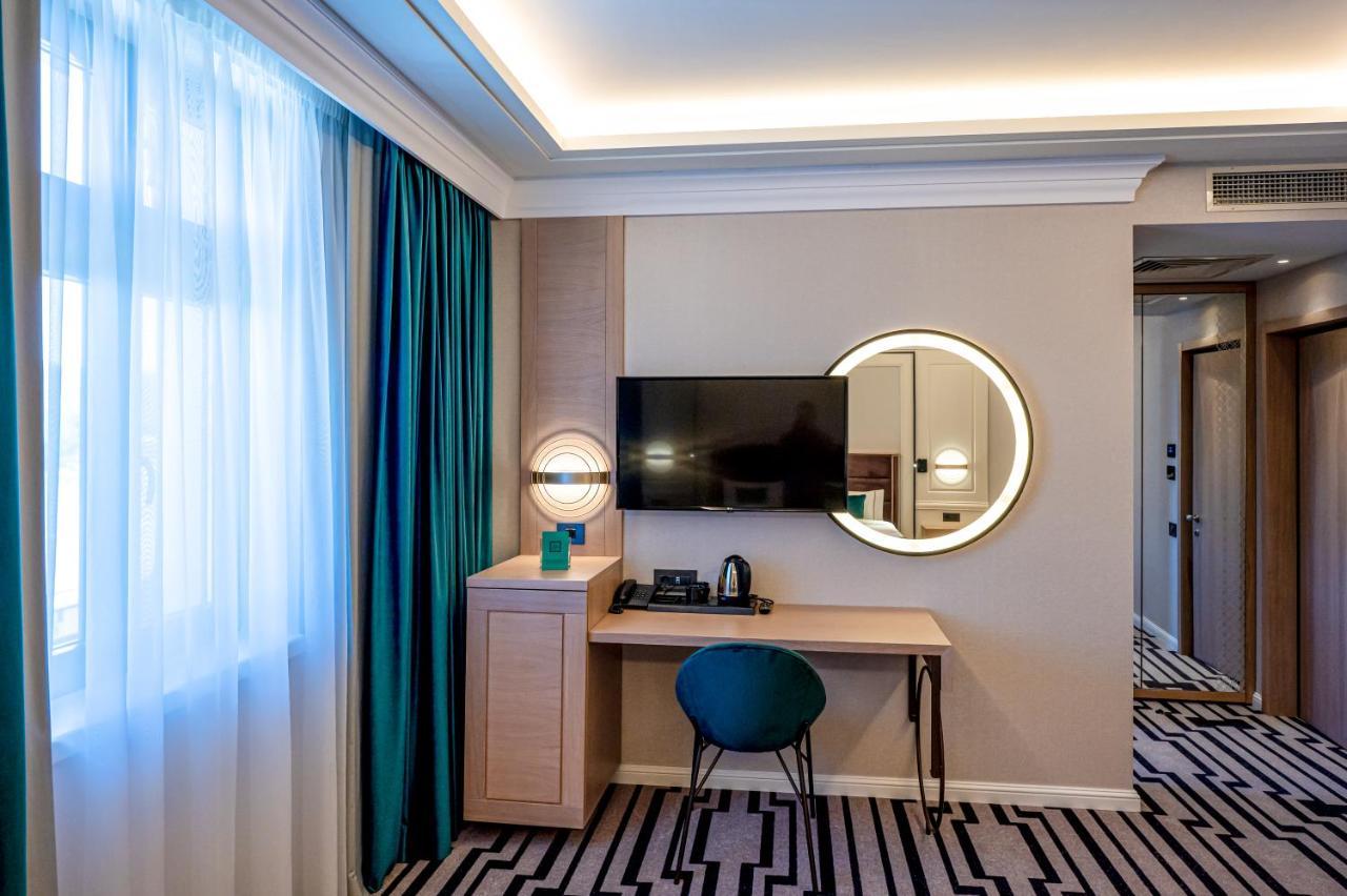 Hotel Carolin Călimăneşti Exteriér fotografie