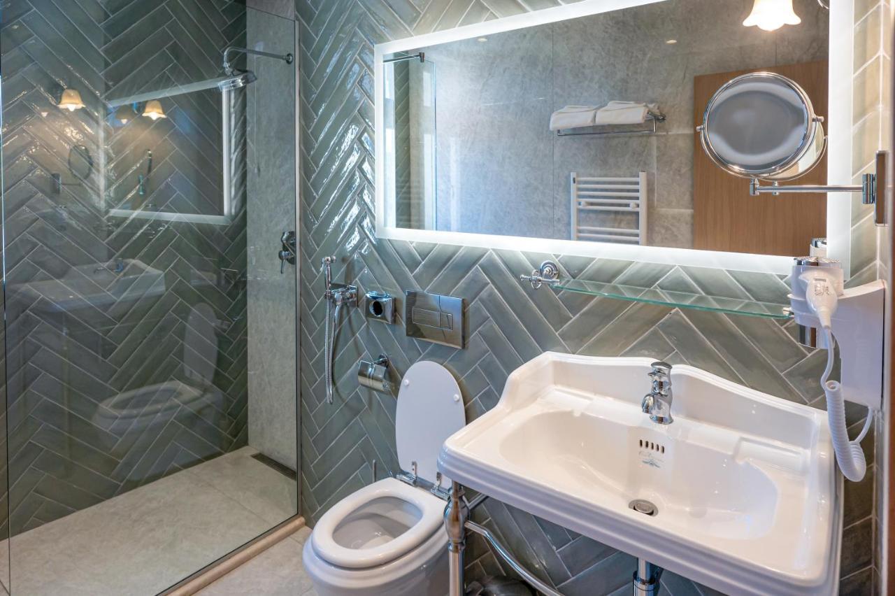 Hotel Carolin Călimăneşti Exteriér fotografie