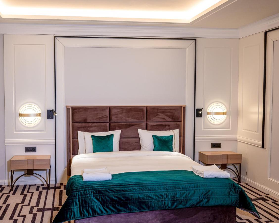 Hotel Carolin Călimăneşti Exteriér fotografie