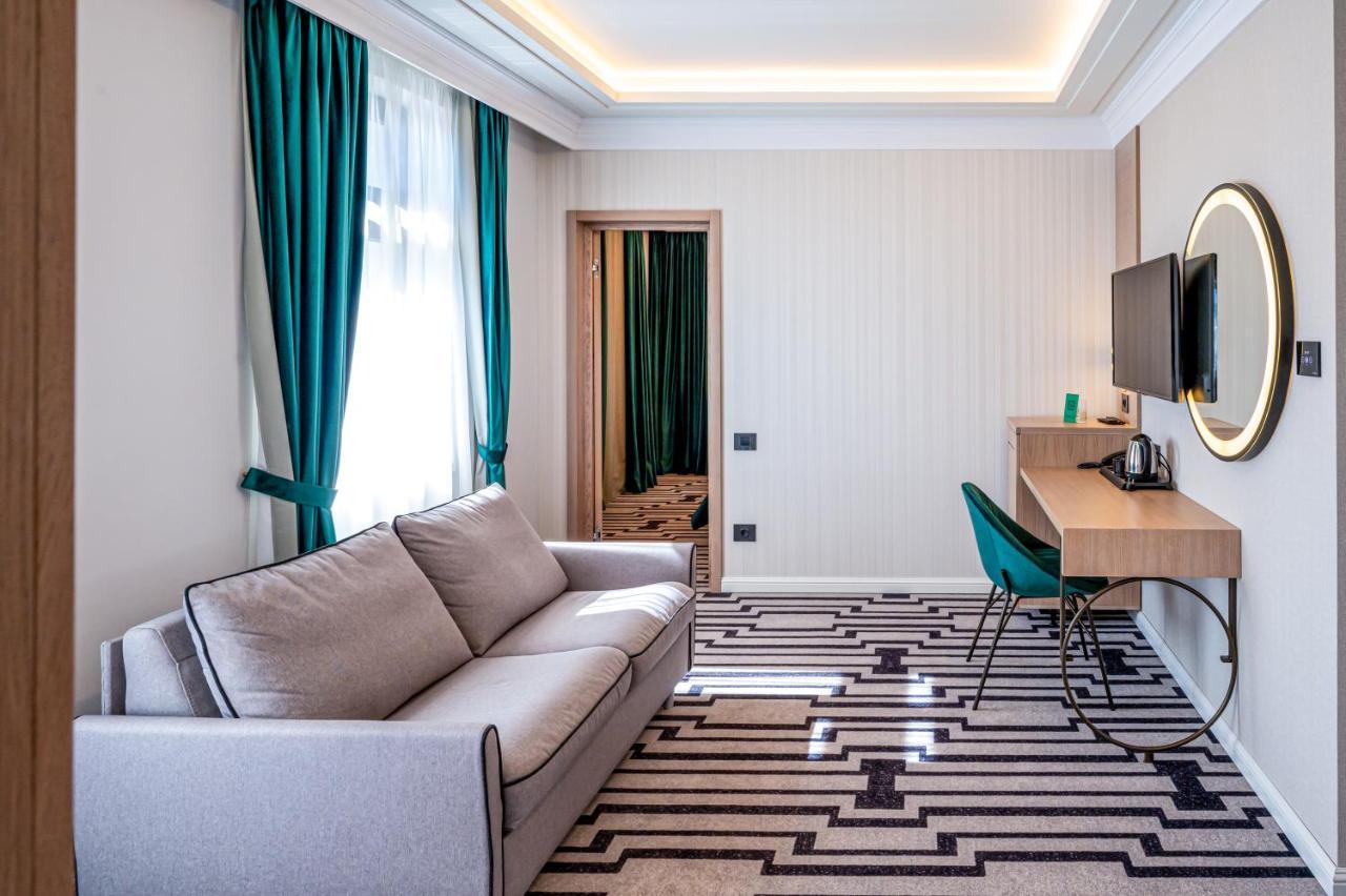 Hotel Carolin Călimăneşti Exteriér fotografie